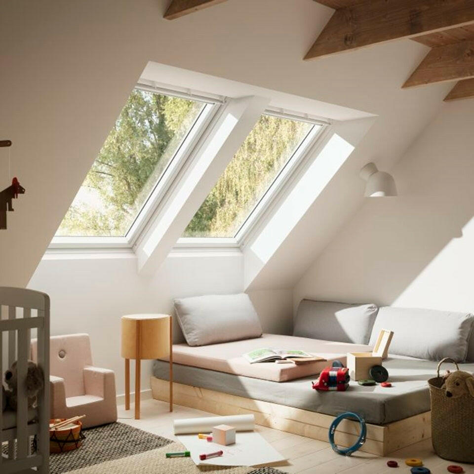 78x98 cm VELUX GGU MK04 0370 Manual Centre-Pivot Roof Window | White Polyurethane Maintenance Free | Double Glazed.